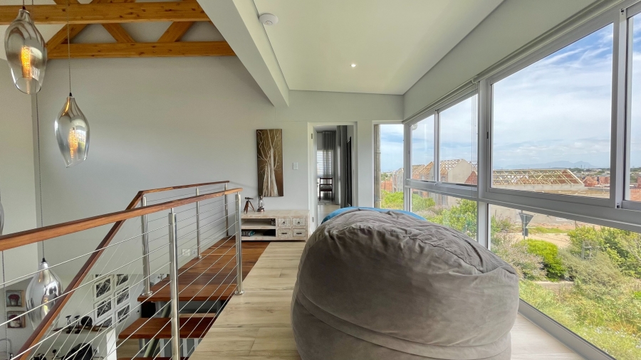 3 Bedroom Property for Sale in Somerset Lakes Western Cape